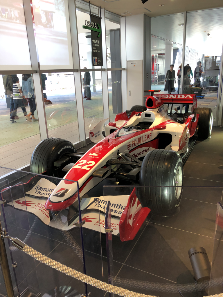新名神のPIT SUZUKA